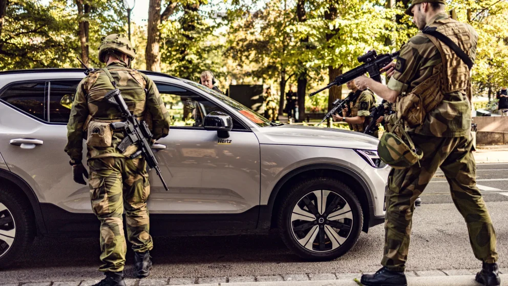Kinesiske leiebiler filmet norske soldater og adgangskoder – Forsvaret manglet egen risikovurdering