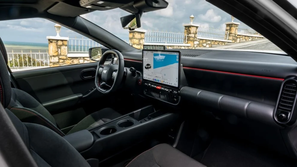 Hyundai Ioniq 3: Praktisk småbil fra 279 900 kroner, men med beskjeden hurtiglading