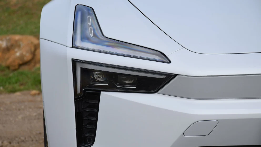 Polestar 5: Komfortabel langtur-GT som kan trekke henger, men har lite bagasjerom