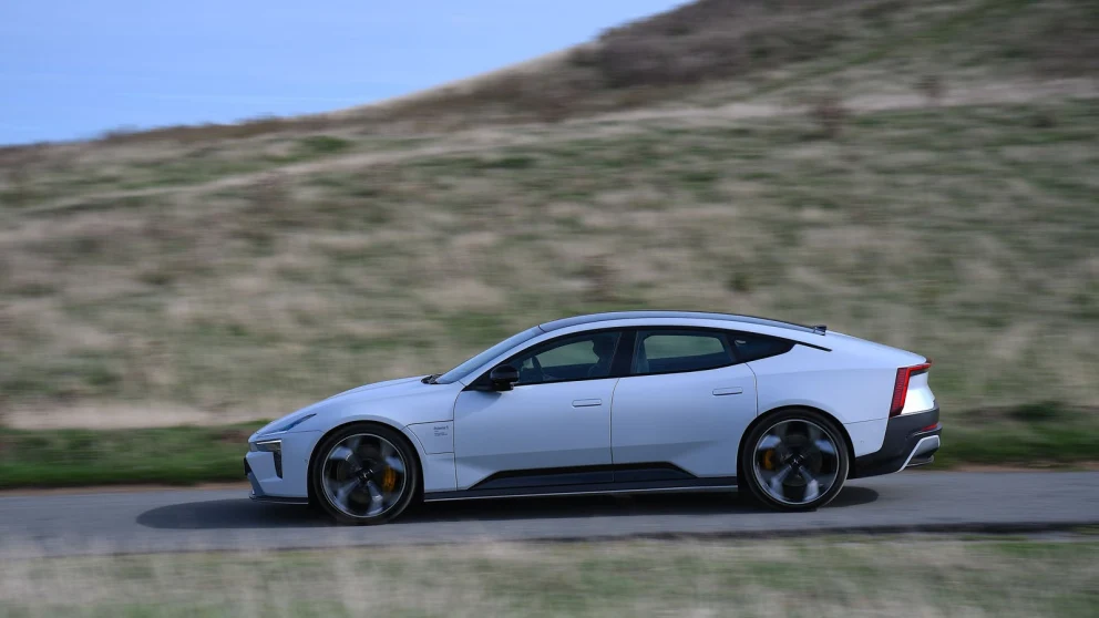 Polestar 5: Komfortabel langtur-GT som kan trekke henger, men har lite bagasjerom