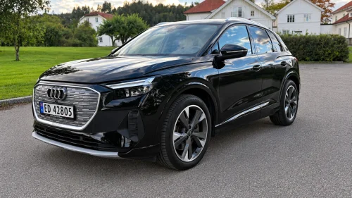 AUDI Q4 50 E TRON 50 quattro Adv. Business plus