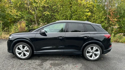 AUDI Q4 50 E TRON 50 quattro Adv. Business edition
