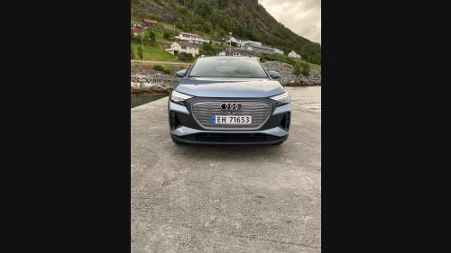 AUDI Q4 45 e-tron 45 quattro Edition Plus