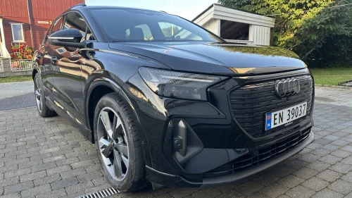 AUDI Q4 55 e-tron 55 quattro Edition S line (K)