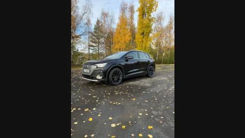 AUDI Q4 35 E TRON 35 Business