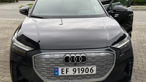AUDI Q4 50 E TRON 50 quattro Adv. Business plus