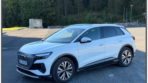 AUDI Q4 50 E TRON 50 Quattro/Advanced/Business/Hengerfeste/Adaptiv Cruise