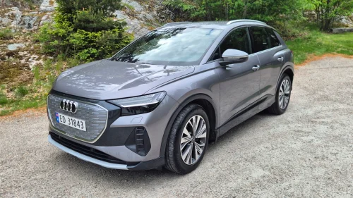 AUDI Q4 50 E TRON 50 QUATTRO|MATRIX|S-LINE| KROK| V.PUMPE| KEYLESS| NORSK