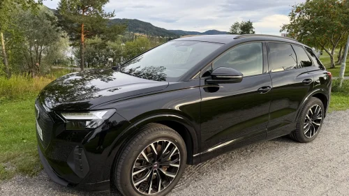 AUDI Q4 50 E TRON 50 quattro Advanced