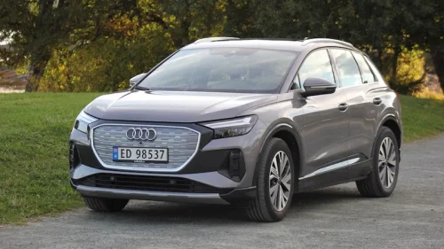 AUDI Q4 50 E TRON 50 quattro Adv. Business plus
