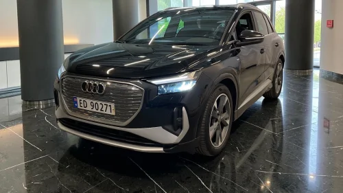 AUDI Q4 50 E TRON 50 quattro Advanced Business