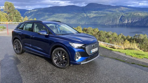 AUDI Q4 55 e-tron 55 quattro Edition Pro(K)