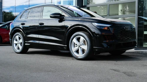 AUDI Q4 e-tron quattro Quattro Plus Facelift