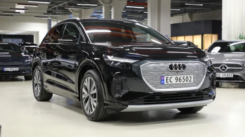 AUDI Q4 50 E TRON 50 quattro Advanced/Krok/Sonos/Kamera/Acc