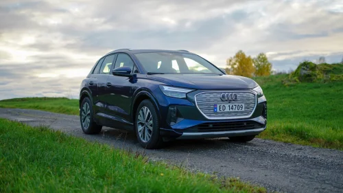 AUDI Q4 50 E TRON / NY SERVICE / NY EU-KONTROLL / LAV KM / BILLIG!