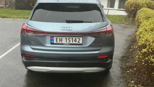 AUDI Q4 50 E TRON 50 quattro . Business plus
