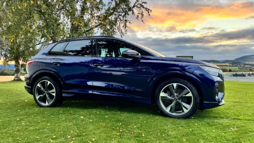 AUDI Q4 50 E TRON 50 quattro Adv. Business plus