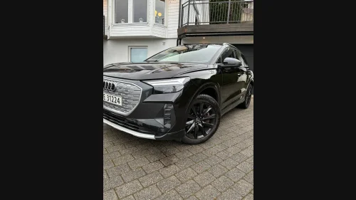 AUDI Q4 50 E TRON 50 quattro Adv. Business plus