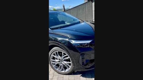 AUDI Q4 50 E TRON 50 quattro Adv. Business plus