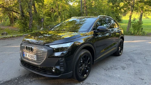 AUDI Q4 45 e-tron 45 quattro Sport Edition Plus (K)