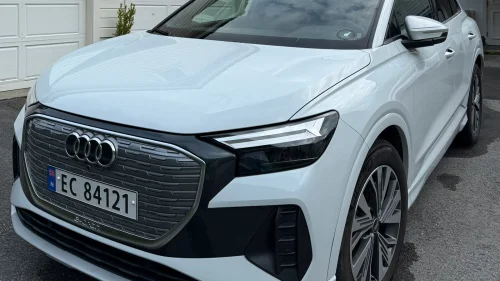 AUDI Q4 50 E TRON 50 quattro Adv. Business plus