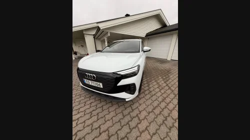 AUDI Q4 50 E TRON 50 Quattro Adv. Bus. plus
