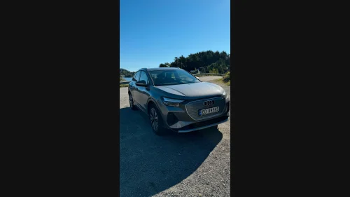AUDI Q4 50 E TRON 50 quattro Business, Hengerfeste, Sportsseter