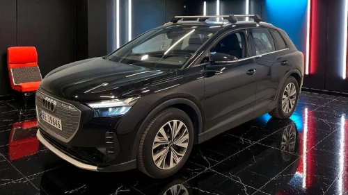 AUDI Q4 50 E TRON 50 QUATTRO SONONS+KROK+ACC+BUSINESS PLUS+