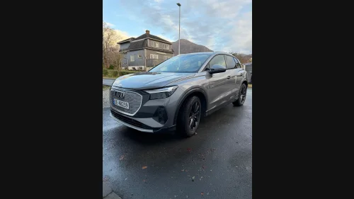 AUDI Q4 50 E TRON 50 quattro Adv. Business plus