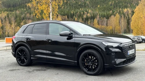 AUDI Q4 50 E TRON 50 quattro/Black Edition/Sport/S-Line/HUD/Skinn/Sonos/