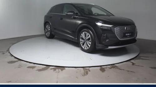 AUDI Q4 50 E TRON Q4 50 e-tron quattro - Sonos, R.kam, Krok, ACC, Navi