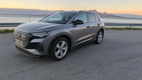 AUDI Q4 50 E TRON 50 quattro Advanced Business