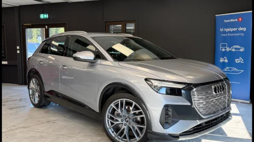 AUDI Q4 50 E TRON 50 Quattro / 1 eier / Skinn / H-feste / 21  hjul