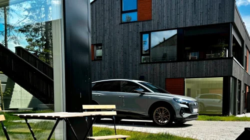 AUDI Q4 55 e-tron 55 quattro Edition S line | matrix | sonos | 360