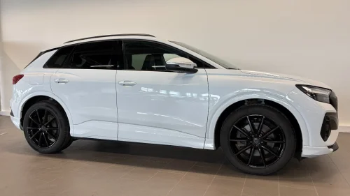 AUDI Q4 50 E TRON Q4 50 e-tron quattro H.feste/Sonos/Skinn/Sort optikk