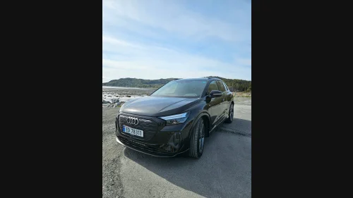 AUDI Q4 50 E TRON S line