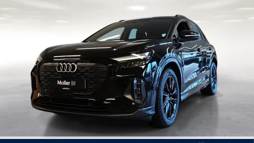 AUDI Q4 45 E TRON 45 Quattro / 495km (WLTP) R.kamera / Sonos / H.feste++