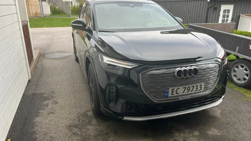 AUDI Q4 50 E TRON 50 quattro Adv. Business plus