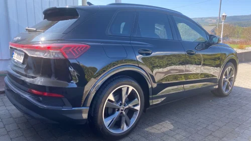 AUDI Q4 50 E TRON 50 quattro Advanced Business