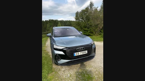 AUDI Q4 50 E TRON 50 quattro Adv. Business plus
