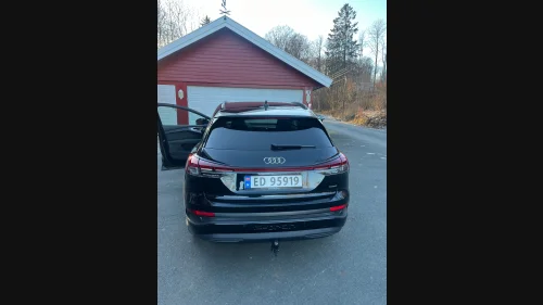 AUDI Q4 50 E TRON 50 quattro - S-line/Sort Optikk selges mye utstyr