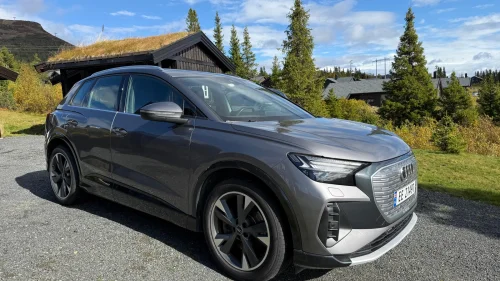 AUDI Q4 50 E TRON 50 quattro Adv. Business plus