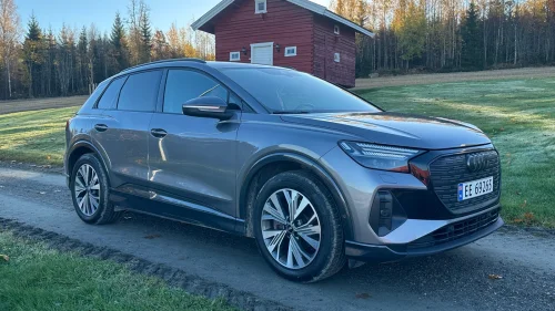 AUDI Q4 50 E TRON Q4 50 e-tron quatro, business