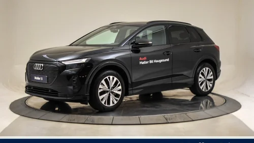 AUDI Q4 45 e-tron 45 quattro Edition Plus Krok/Navi/Kamera