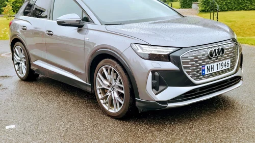 AUDI Q4 50 E TRON