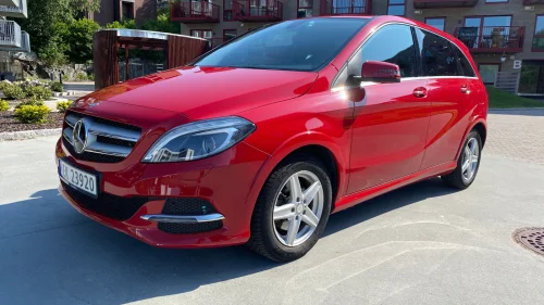 MERCEDES-BENZ B 250 e Edition