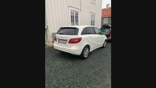 MERCEDES-BENZ B 250 e Edition
