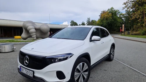 MERCEDES-BENZ EQA 300 4MATIC