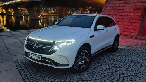 MERCEDES-BENZ EQC 400 4MATIC Mercedes EQC 400 4MATIC AMG Premium Topp stand! Lav KM
