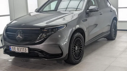 MERCEDES-BENZ EQC 400 4MATIC AMG Line | Hengerfeste | Soltak | HUD | Multibeam LED